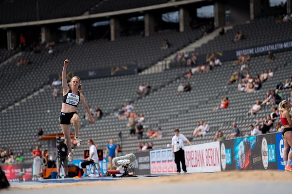 Neele Eckhardt (LG Goettingen) im Dreisprung waehrend der deutschen Leichtathletik-Meisterschaften im Olympiastadion am 25.06.2022 in Berlin